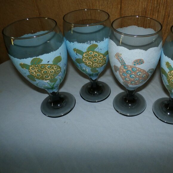 Set of  4  Hand Painted Water Goblet Drinking Glasses  with  Sea Turtles Design - Picture 10 of 13